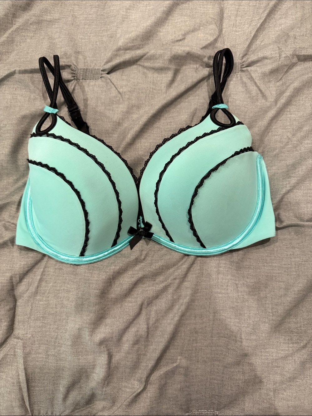 Mint Green Lace-Trim Push-Up Bra - Women Intimates